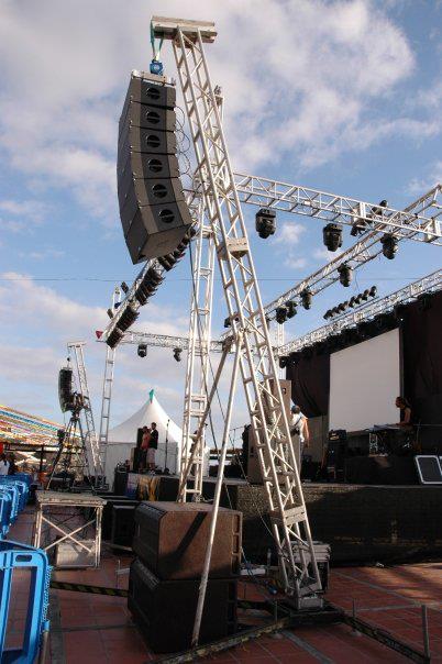 Montaje de sonido e iluminación de Radio Curbelo