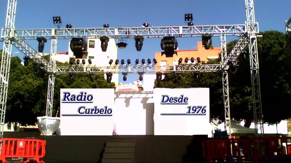 Montaje de sonido e iluminación de Radio Curbelo