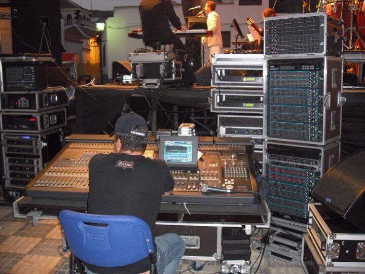 Montaje de sonido e iluminación de Radio Curbelo