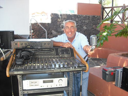 Montaje de sonido e iluminación de Radio Curbelo