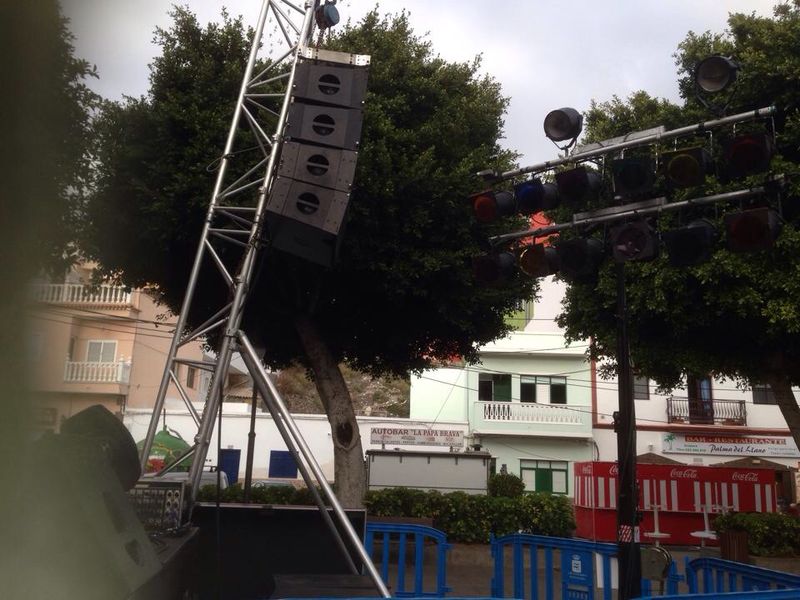 Montaje de sonido e iluminación de Radio Curbelo