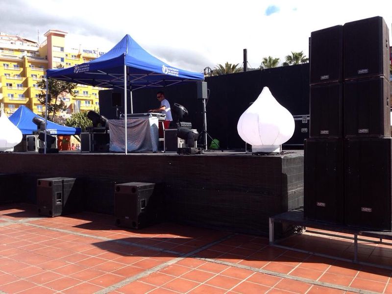 Montaje de sonido e iluminación de Radio Curbelo
