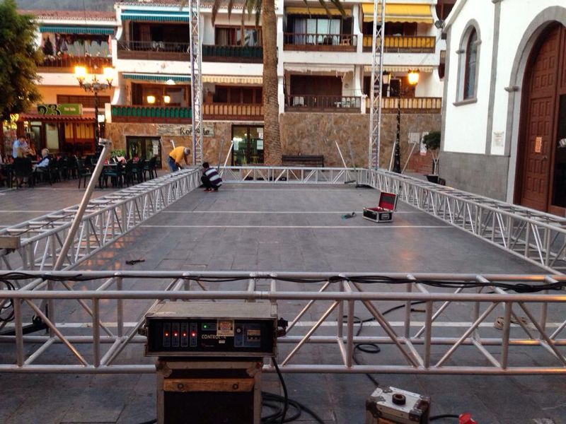 Montaje de sonido e iluminación de Radio Curbelo