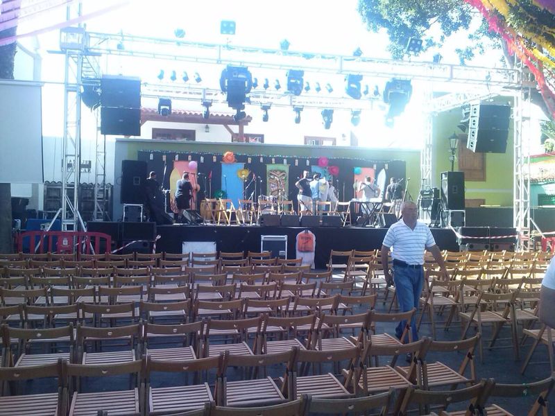 Montaje de sonido e iluminación de Radio Curbelo