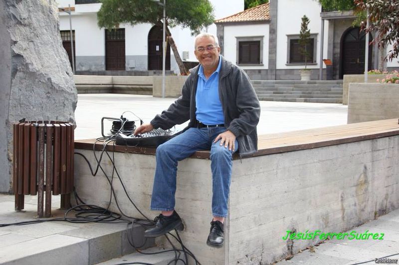 Montaje de sonido e iluminación de Radio Curbelo