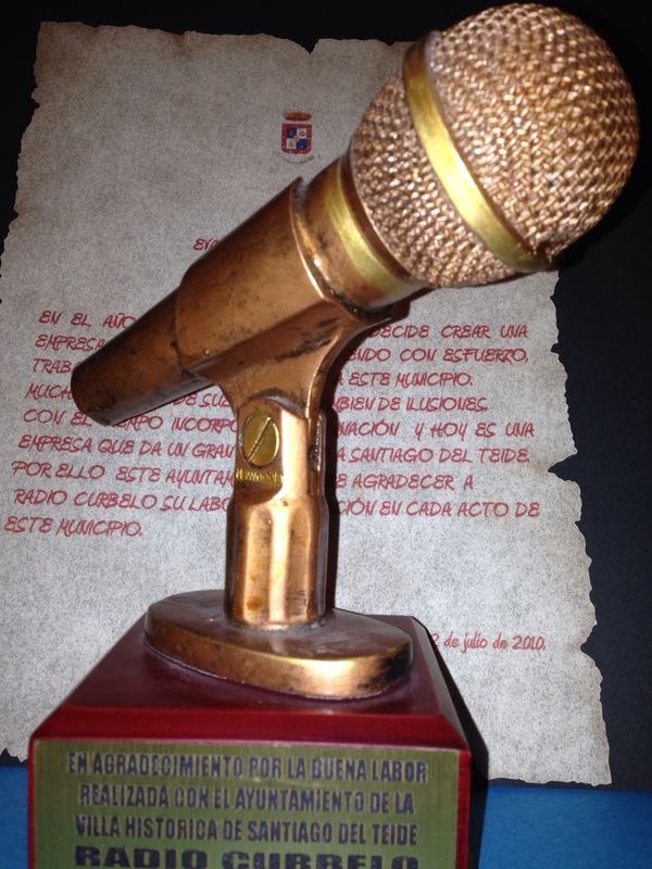 Montaje de sonido e iluminación de Radio Curbelo