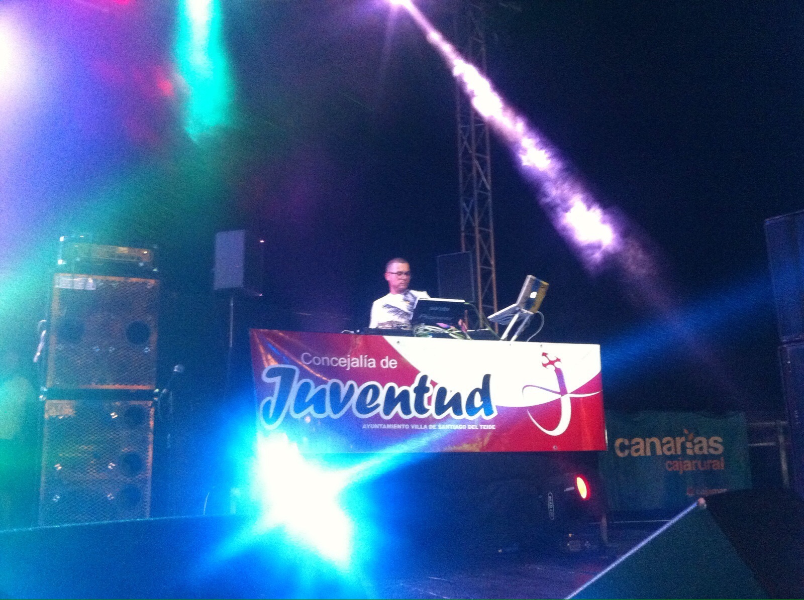 Montaje de sonido e iluminación de Radio Curbelo
