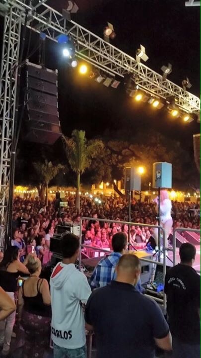 Montaje de sonido e iluminación de Radio Curbelo